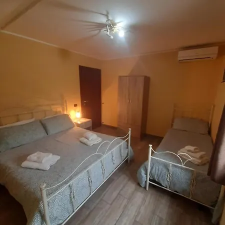 Agriturismo Petrosa 카스트로빌라리