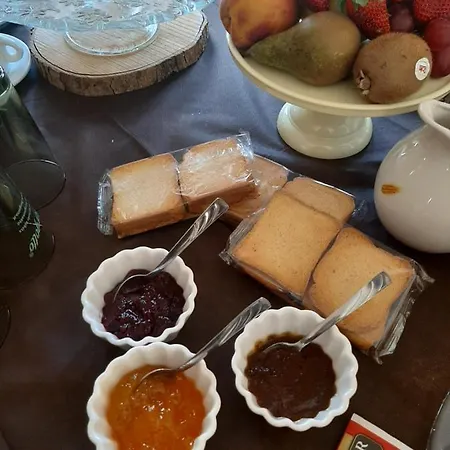 Agriturismo Petrosa * 카스트로빌라리